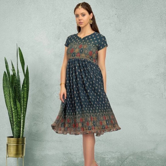 Elegant Dark Green Crushed Knee-Length Fusion Dress | Indian Dresses From India - Picture 4 of 5